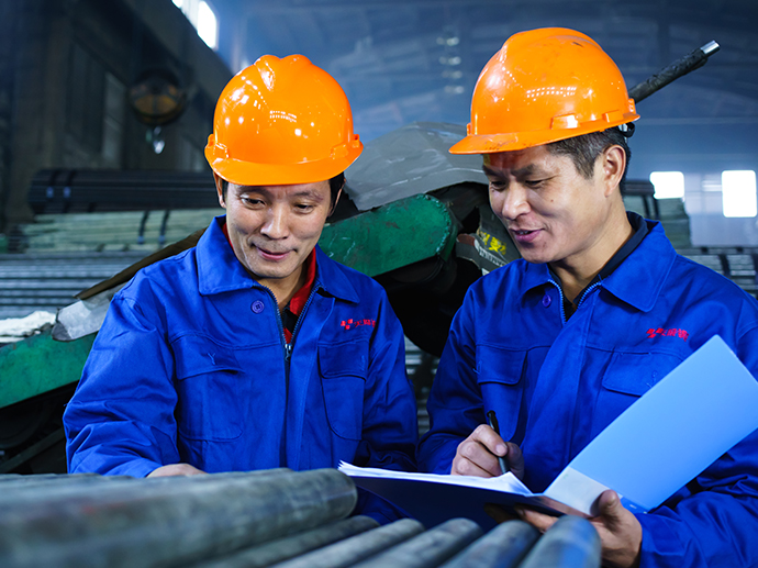 Explain the difference between fine-rolled pipe and cold-drawn pipe